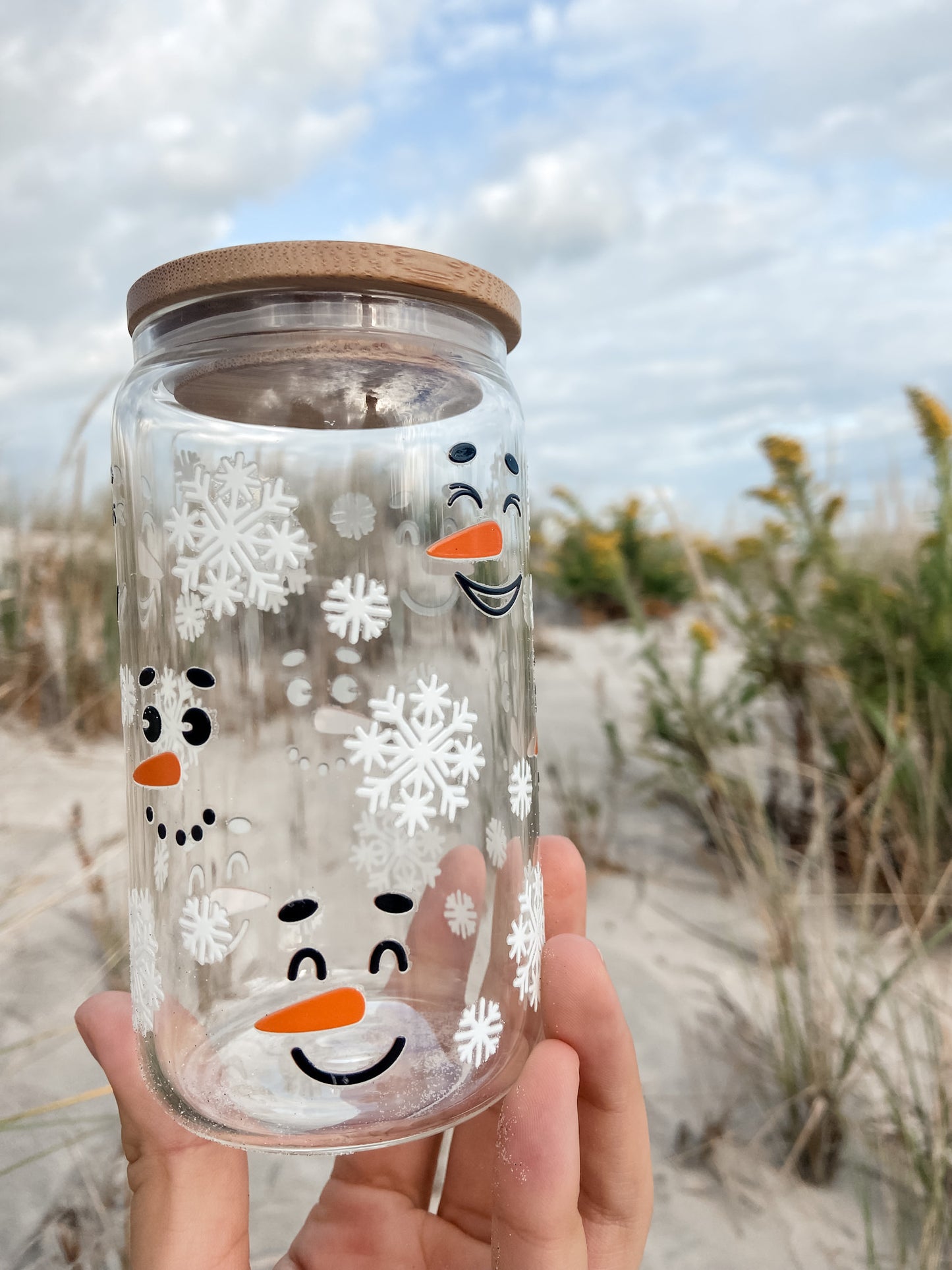 Snowmen & Snowflakes | 12oz Glass Tumbler with Straw & Lid Tumbler